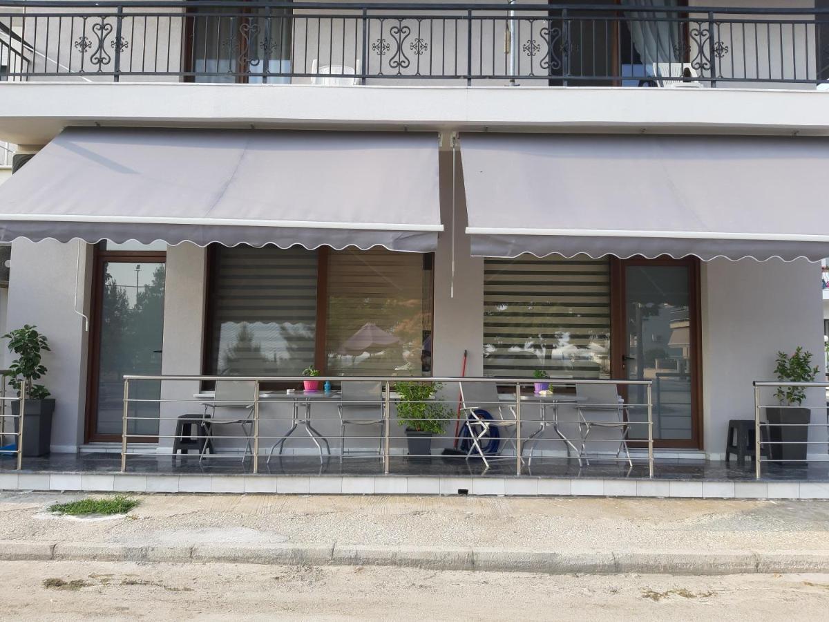 Soula'S Sunshine Apartments เนอา คาร์วาลี ภายนอก รูปภาพ