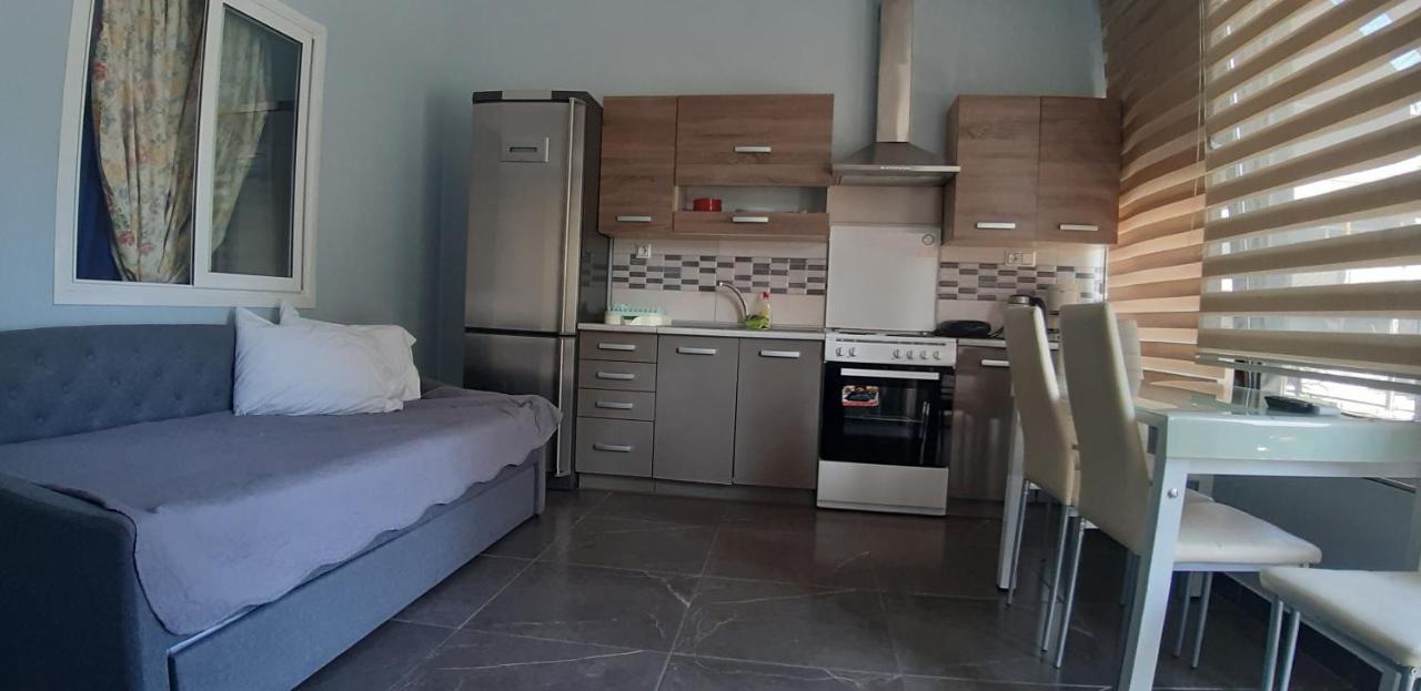 Soula'S Sunshine Apartments เนอา คาร์วาลี ภายนอก รูปภาพ